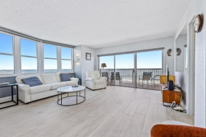 Beautiful Beachfront Condo - PT501